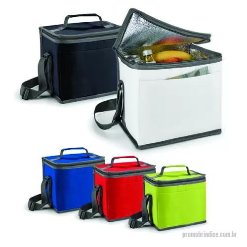 Bolsa térmica personalizada - Bolsa térmica em 600D com alça ajustável em webbing, bolso frontal e capacidade até 9 L. Certificação EU Food Grade. 240 x 220 x 170 mm. Gravação em 1 cor já inclusa.