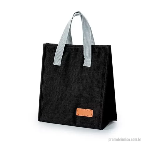 Bolsa térmica personalizada - bolsa térmica com alça de mão personalizada, sua empresa será sempre lembrada em momentos de lazer de seus clientes e colaboradores. Bolsa térmica personalizada é ideal para manter a temperatura de seus alimentos ou bebidas. Prática para levar ao parque, praia ou viagens. A Bolsa Térmica é produzida em oxford, possui alça de mão, com fechamento em velcro. Ótimo presente que divulgará a marca da sua empresa por muito tempo.