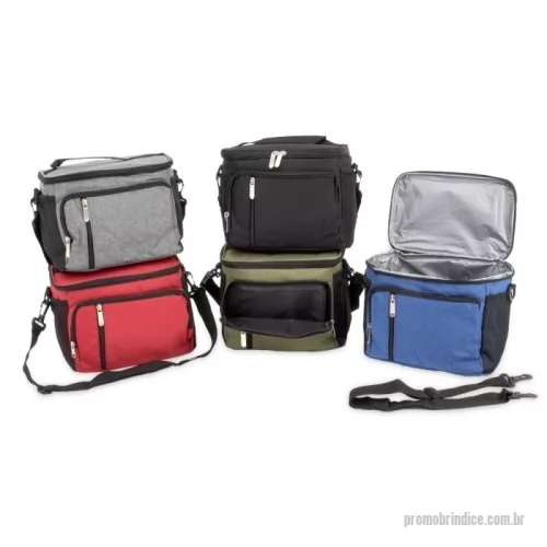 Bolsa térmica personalizada - Descrição: Bolsa térmica de poliéster com três compartimentos, capacidade de 11 litros. A bolsa possui revestimento térmico em PEVA atóxico com costura soldada (não vaza), alça de mão, bolsos laterais telados e acompanha alça transversal.  Altura :  18 cm  Largura :  24 cm  Profundidade :  14,5 cm