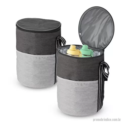 Bolsa térmica personalizada - Bolsa térmica com capacidade de 26 litros. Fabricada em tecido nylon mescla 300D, possui bolso frontal e alça de ombro regulável. Parte interna soldada que pode reter liquidos. Dimensão Produto: 39xø26cm (AxLxP)