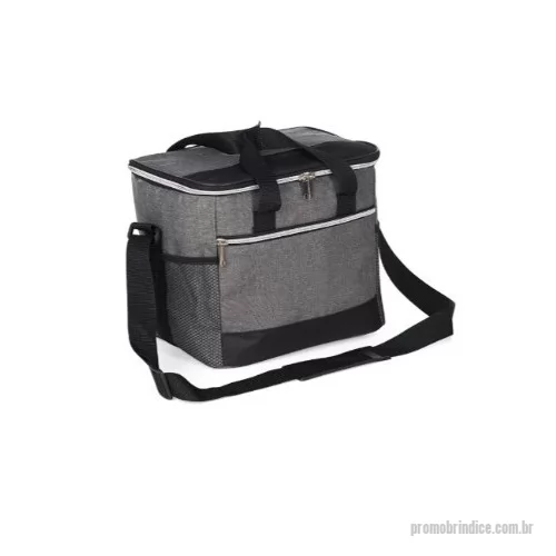 Bolsa térmica personalizada - FICHA TÉCNICA – BOLSAS TÉCNICAS  Descrição do Produto  Bolsa técnica desenvolvida para uso profissional, promocional ou corporativo, com estrutura reforçada e compartimentos funcionais. Ideal para transporte de materiais, equipamentos leves, brindes corporativos e kits personalizados. Especificações Técnicas Produto: Bolsa técnica personalizada Material externo: Nylon 600, Oxford, lona ou poliéster de alta resistência Material interno: Forro em nylon ou poliéster leve (opcional acolchoado) Estrutura: Semi-rígida ou reforçada com manta interna (EVA ou espuma) Fechamento: Zíper de nylon ou metal reforçado Alças: De mão reforçada Alça transversal ajustável (opcional) Acabamento: Costura reforçada e reforço em pontos de tensão. Medidas (padrão) Pequena: 25 x 15 x 12 cm Média: 35 x 20 x 18 cm Grande: 45 x 25 x 22 cm (Medidas podem ser totalmente personalizadas conforme projeto do cliente). Personalização Silk screen (serigrafia) Transfer digital Bordado Sublimaçã.