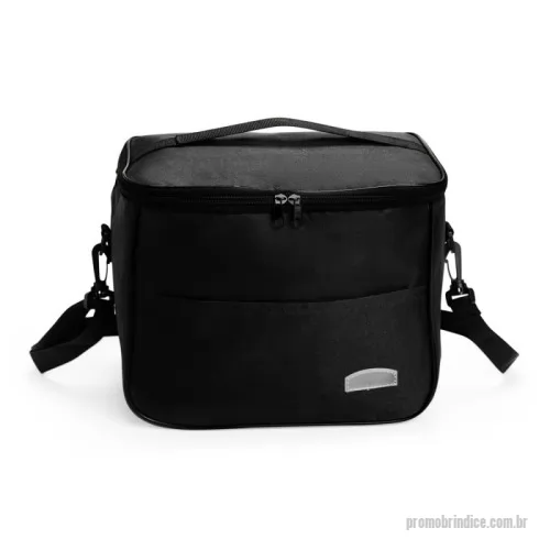 Bolsa térmica personalizada - Bolsa térmica feita em Oxford resistente à água, com fechamento em zíper e capacidade de até 13 litros. Possui revestimento térmico em folha de alumínio, bolso frontal externo com plaquinha em PVC e duas alças: uma fixa localizada na tampa e outra transversal removível.