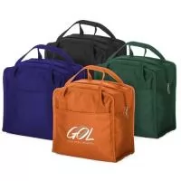 Somos fabricantes! Bolsa térmica 7 litros em nylon com dois bolsos externos nas laterais, alça para mãos e revestimento interno térmico.  Linda e de altíssima qualidade! Perfeita para fidelizar seus clientes ou brindar seus funcionários! Disponível em diversas cores! Faça já seu orçamento! Medidas: 225 x 230 x 145 mm