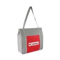 Sacola Térmica personalizada. Todos nossos produtos são de fabricação própria podendo ser alterado, medidas, materiais, cores e detalhes do produto. Tambem personalizamos o item como preferir, trabalhamos com diversos métodos de gravação, proporcionando uma linda apresentação do produto. Faça já seu orçamento e receba um atendimento premium.