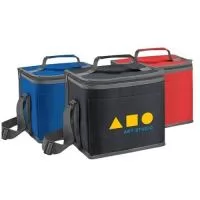 Bolsa térmica personalizada possui alça transversal regulável (não removível). Todos nossos produtos são de fabricação própria podendo ser alterado, medidas, materiais, cores e detalhes do produto. Tambem personalizamos o item como preferir, trabalhamos com diversos metódos de gravação, proporcionando uma linda apresentação do produto. Faça já seu orçamento e receba um atendimento personalizado