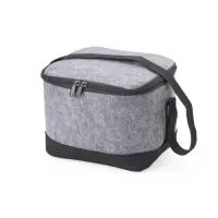 Descrição: Bolsa térmica em tecido feltro com capacidade para 6 litros, possui revestimento térmico e acompanha alça transversal.