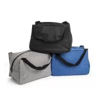 Bolsa térmica personalizada possui alça transversal regulável (não removível). Todos nossos produtos são de fabricação própria podendo ser alterado, medidas, materiais, cores e detalhes do produto. Tambem personalizamos o item como preferir, trabalhamos com diversos metódos de gravação, proporcionando uma linda apresentação do produto. Faça já seu orçamento e receba um atendimento personalizado