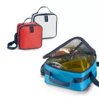 Bolsa térmica em 600D com bolso interior em tela mesh e alça ajustável em webbing. Ideal para levar refeições para o trabalho ou escola. Capacidade até 4’5 L. Certificação EU Food Grade. 200 x 200 x 110 mm