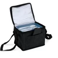 Compacta e de fácil transporte. Feita em feltro, capacidade de 6 litros, com revestimento térmico em PEVA atóxico e bolso extra na parte frontal, esta bolsa une praticidade e qualidade na hora de refrigerar cada produto e manter a temperatura dos alimentos ideais para o consumo.  Altura :  13 cm  Largura :  18,5 cm  Profundidade :  13,5 cm  Comprimento :  Alça: 27 cm