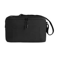 Bolsa térmica 10 litros de poliéster. Contém bolso frontal com zíper e alça transversal regulável em nylon (não removível).  Altura :  15 cm  Largura :  26 cm  Profundidade :  17 cm  Medidas aproximadas para gravação (CxL):  9,5 cm x 17 cm  Peso aproximado (g):  152