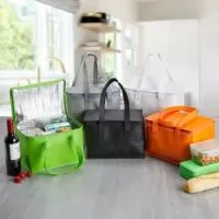  Bolsa térmica em tnt 6 Litros.