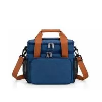 Bolsa térmica dupla personalizada com dois compartimentos térmicos independentes, ideal para quem busca maior organização, capacidade e praticidade.  Confeccionada em poliéster 300D resistente à água, possui capacidade total aproximada de 15 litros, distribuída entre compartimento principal de aproximadamente 11 litros e compartimento adicional de aproximadamente 3 litros.  Conta ainda com bolso frontal, bolsos laterais em tela, alças de mão e alça transversal regulável e removível.  Ideal para brindes corporativos premium, kits empresariais, viagens, eventos, ações promocionais e uso diário.  Medidas aproximadas: 25 cm de largura × 26 cm de altura × 19 cm de profundidade.  Área aproximada para personalização: 15 × 20 cm.  Disponível em diferentes opções de cores.  Personalize com a sua marca.