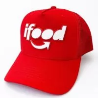 **Boné Trucker Personalizado – Direto da Fábrica**  Boné Trucker personalizado, ideal para empresas, eventos, campanhas promocionais, ações de marketing, agronegócio, uniformes e brindes corporativos.  Produzido com materiais de alta qualidade, possui frente estruturada e tela traseira que proporciona maior ventilação e conforto. Personalização de acordo com a identidade visual da sua empresa, com diversas opções de cores, tecidos e acabamentos.  **Personalização disponível:**  * Bordado computadorizado * Aplicação de logomarca * DTF e outros acabamentos * Diversas combinações de cores * Produção personalizada conforme o projeto do cliente  **Produção própria e atendimento para todo o Brasil.**  Solicite uma cotação e desenvolva seu boné personalizado diretamente com nossa fábrica.