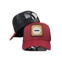 FICHA TÉCNICA - BONÉ TRUCKER PERSONALIZADO Produto: Boné Tucker Modelo: Americano ou Baseball. Frontal: Frente estruturada entretela memória. Materiais Frente: Tecido Brim 100% algodão. Laterais e traseira: Tela mesh em poliéster Aba: Curva com enchimento em plástico (PE)   Acabamento: Carneira e viés em algodão na cor preto Botão superior: Revestido no mesmo tecido preto  Regulador: Plástico  Personalização Frente: Impressão Frontal Silk, Silk Emborrachado, Bordado e Aplique.