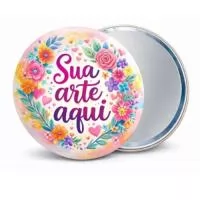 Encante seus clientes com o Boton Espelho Personalizado da Nakalu Brindes — um brinde fofo, funcional e extremamente desejado, perfeito para estar sempre na bolsa, carteira ou nécessaire.  Além de lindo, ele é útil no dia a dia, tornando-se um mimo que realmente é usado, visto e lembrado. Ideal para quem busca beleza, praticidade e excelente custo-benefício em ações promocionais, brindes corporativos e lembrancinhas personalizadas.  ? Por que o Boton Espelho é tão querido? ? Produto funcional (espelho de verdade) ? Design compacto e elegante ? Alta percepção de valor ? Brinde útil que acompanha o cliente no dia a dia ? Ótima opção para fidelização de marca  ???? Personalização flexível A cada 50 unidades, é possível criar uma arte diferente sem custo adicional, ideal para coleções, campanhas, equipes ou ações variadas.  ? Produção com segurança O prazo de produção inicia somente após a aprovação final do layout digital ou da primeira peça, garantindo total fidelidade ao design aprovado