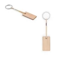 Chaveiro em bambu, com cordão em PET. Possui uma argola em ferro para facilitar o transporte. A cor e o resultado da impressão nos materiais naturais pode variar entre produtos. 55 x 30 mm