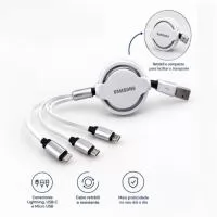 Cabo USB Retrátil 3 em 1 personalizado, prático e compacto para recarga de dispositivos. Possui cabo com até 1 metro de extensão e conectores USB-C, Micro USB e Lightning, além de USB-A. O sistema retrátil facilita o transporte e mantém o cabo organizado.  Excelente opção de brinde corporativo, tecnológico e útil para empresas, eventos, feiras, clientes e colaboradores. Personalize com a sua marca e tenha um brinde que será usado no dia a dia.  Solicite seu orçamento! Envie a quantidade desejada para consultar valores e condições.