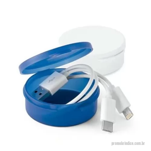 Cabo USB personalizado - Cabo USB 3 em 1 em ABS e PVC. Adequado para carregar dispositivos móveis. Dispõe de um conector USB tipo C e um conector 2 em 1, compatível com entradas micro USB e sistema operacional iOS. Fornecido em caixa de PP. Caixa: ø53 x 20 mm