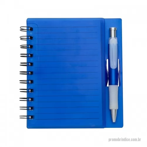 Caderneta personalizada - Caderneta plástica wire-o com caneta e suporte para encaixe. Caneta plástica com detalhe emborrachado, carga esferográfica na cor azul e acionamento por clique.