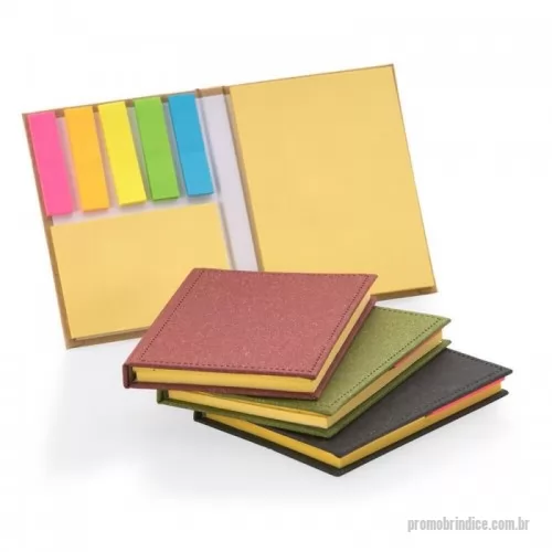 Caderneta personalizada - Mini Caderneta com 50 folhas e capa dura, sticky notes e miolo sem pauta na cor amarela.