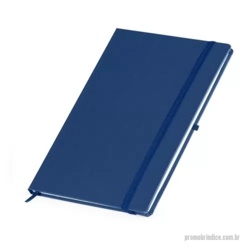 Caderneta personalizada - Caderneta em couro sintético com porta caneta, marcador de página em cetim e fita elástica para fechar. Contém aproximadamente 80 folhas com pauta.