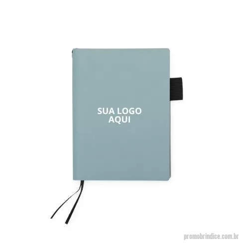 Caderneta personalizada - Eleve a apresentação da sua empresa com a nossa Caderneta Couro Sintético A6! Com capa flexível e resistente, esta caderneta oferece um toque de elegância e sofisticação. Ideal para reuniões, eventos e brindes promocionais, ela conta com aproximadamente 96 páginas em papel cor marfim e duas fitas de cetim como marcadores de página, garantindo praticidade e organização. Personalize com a logo da sua empresa e impressione seus clientes e colaboradores com um brinde funcional e estiloso. Medidas aproximadas: 14,7 cm de altura e 10,9 cm de largura.  Deixe sua marca registrada com um brinde exclusivo e memorável! Transforme simples gestos em grandes impressões.
