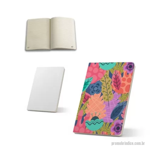 Caderneta personalizada - Caderno A6 personalizado com capa rígida, ideal para sublimação em toda a superfície e criação de artes coloridas, logotipos e identidades visuais. Produzido com capa em poliéster reciclado 100% rPET 300D e miolo em papel 100% reciclado, possui 160 páginas pautadas na cor marfim com gramatura de 70 g/m². Compacto, leve e funcional, é ideal para brindes corporativos, eventos, treinamentos, kits de onboarding, ações promocionais, campanhas sustentáveis e presentes para clientes e colaboradores. Excelente opção para empresas que buscam um caderno ecológico personalizado com ampla área de impressão e alto impacto visual. Medidas aproximadas: 10,5 x 14,5 cm.