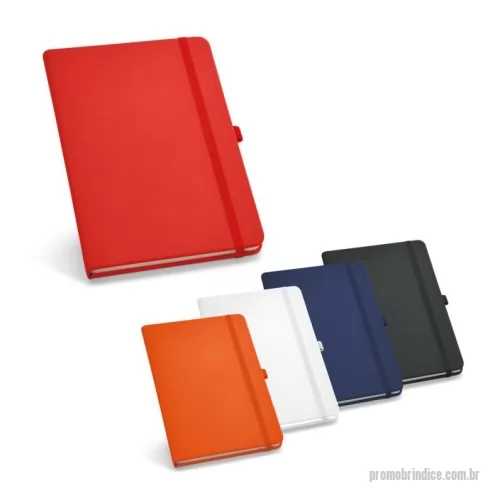 Caderneta personalizada - Caderno B6 personalizado com capa dura em couro sintético e 160 páginas lisas, ideal para anotações, reuniões, treinamentos, eventos e uso corporativo. O acabamento discreto e elegante oferece boa percepção de valor, tornando o produto uma excelente opção para brindes empresariais, kits de onboarding, ações promocionais e presentes para clientes e colaboradores. A capa possui ampla área para personalização com logotipo, nome ou identidade visual da empresa. Compacto e versátil, pode ser utilizado no escritório, em viagens ou no dia a dia. Medidas aproximadas: 12 x 17 cm.