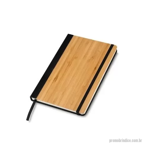 Caderno ecológico personalizado - Caderneta com capa em bambu miolo pautado com detalhes de sintético na capa. Possui aproximadamente 72 folhas, elástico para lacre e marcador de página em cetim. 
