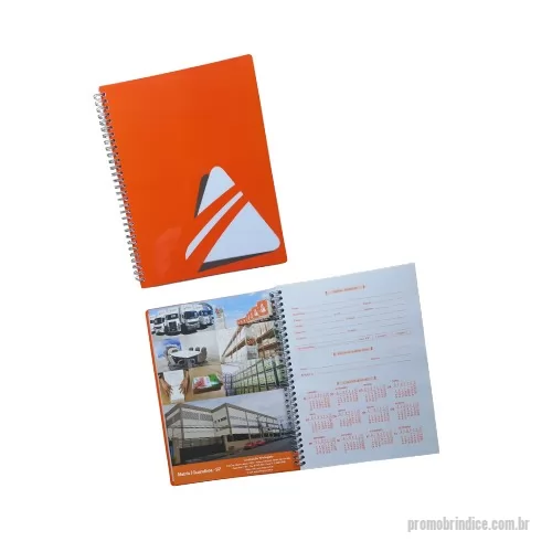 Caderno personalizado - Caderno Promocional com Capa Dura Disponível em 3  tamanhos = 150X210mm | 180X250mm | 210X280mm impressão digital em cores + laminação, fechamento por espiral wire-o, miolo com 100 folhas em papel of-set 75 grs. pautadas / personalizadas a 1 cor, folha de apresentação com dados pessoais e calendários, disponível em 3 tamanhos e embalado em caixa múltipla. 