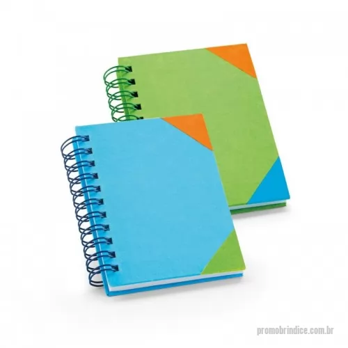 Caderno personalizado - Caderno em cartão com 60 folhas pautadas brancas. 80 x 100 mm