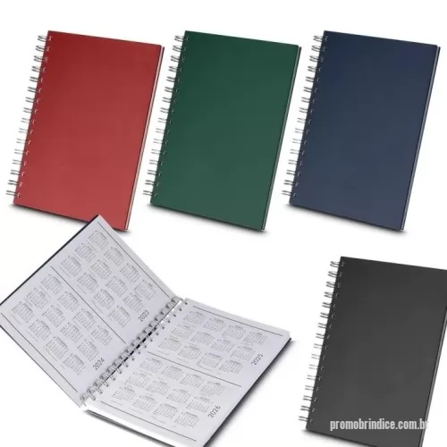Caderno personalizado - Caderno capa dura em percalux com 100 páginas, sendo elas 7 páginas iniciais com área para dados pessoais, calendário 2024/2025/2026, planejamento anual e trimestral.