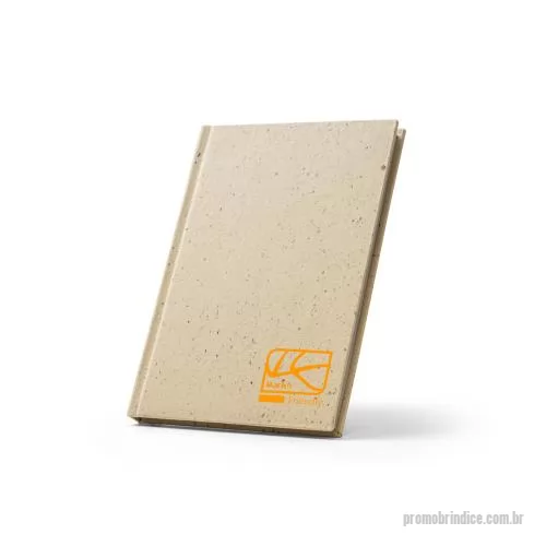 Caderno personalizado - Caderno A5 de capa dura em resíduos de cevada 25% e pedaços de algodão reciclado 75%. O interior com 80 folhas pautadas de papel cevada 100% reciclada. Um caderno que se distingue por dar uma segunda vida a materiais que podem ser reciclados. 145 x 2