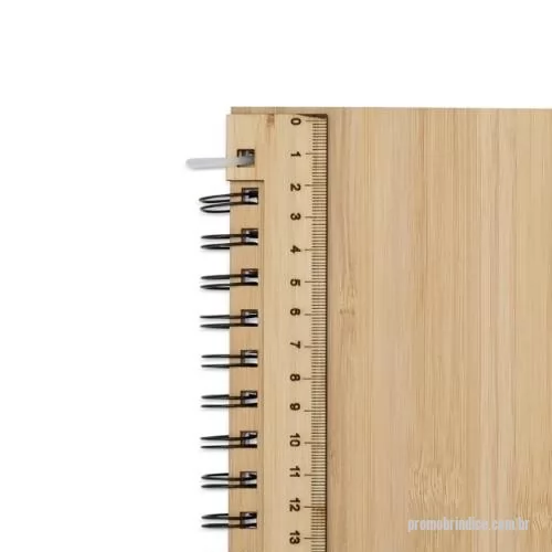 Caderno personalizado - Agenda diária 2025 metalizada em Percalux com wire-o metálico. Possui 