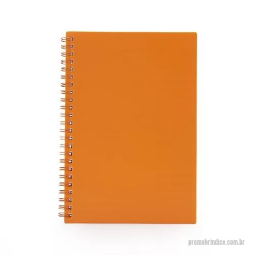Caderno personalizado - Caderno A5 plástico com wire-o metálico. Capa em PP, contém aproximadamente 80 folhas brancas com pauta.