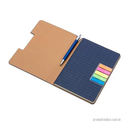 Caderno personalizado - Caderno de anotações, com sticky notes, capa em material Sintético, miolo 80 folhas pautadas na cor bege. Não acompanha caneta.