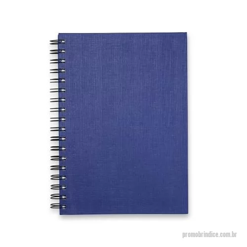 Caderno personalizado - Caderno capa dura em linho e encadernação em Wire-o. Possui aproximadamente 100 folhas brancas, sendo 87 pautadas, uma com calendários de 2024 a 2026, seis destinadas a compromissos diários, cinco quadriculadas e uma para lista de contatos.