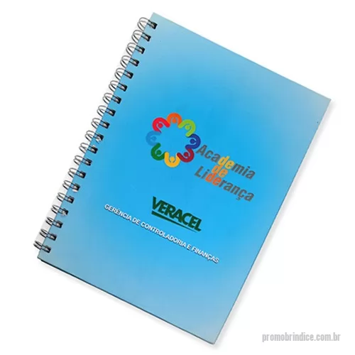 Caderno personalizado - Fabricação própria, cadernos personalizados do seu jeito.Tamanhos 15x21,18x25 e 21x28 cm. Capa impressa em 4 cores, miolo com 96 folhas personalizadas em uma cor (frente e verso iguais) e dados pessoais e calendário, podem acompanhar lâminas de publicidade. Fechamento em wire-o silver, preto ou branco (consultar outras cores). 