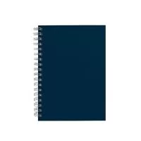 Caderno, ou blocos de anotação, são bastante utilizados no ambiente corporativo para notas durante reuniões e como suporte para tarefas. Nosso caderno vênus personalizado é um produto ideal para destacar sua marca em congressos, eventos, cursos ou projetos de endomarketing. O caderno conta com 96 folhas (192 páginas) em papel offset 63gr com pauta padrão, 8 páginas iniciais padrão sendo: dados pessoais, calendários, planejamento anual e trimestral. Fechamento em wire-o (prata ou preto), com argolas duplas. Customize com impressão em baixo relevo ou hotstamping e surpreenda clientes e colaboradores com um brinde corporativo que deixe sua empresa sempre lembrada. 