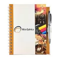 Fabricação própria, cadernos personalizados do seu jeito.Tamanhos 15x21,18x25 e 21x28 cm. Contra capa maior com suporte para caneta plástico. Capa impressa em 4 cores, miolo com 96 folhas personalizadas  em uma cor (frente e verso iguais) e dados pessoais e calendário, podem acompanhar lâminas de publicidade. Fechamento em wire-o silver, preto ou branco (consultar outras cores).