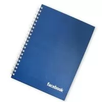 Fabricação própria, cadernos personalizados do seu jeito.Tamanhos 15x21,18x25 e 21x28 cm. Capa impressa em 4 cores, miolo com 96 folhas personalizadas em uma cor (frente e verso iguais) e dados pessoais e calendário, podem acompanhar lâminas de publicidade. Fechamento em wire-o silver, preto ou branco (consultar outras cores). 