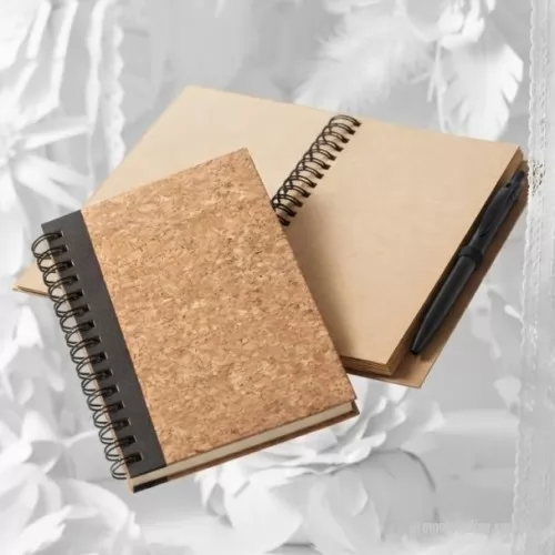 Caderno reciclado personalizado - Caderno Capa Dura em Cortiça e PET 100% reciclado com páginas Lisas recicladas