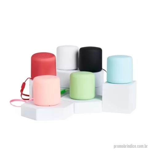 Caixa de Som com Bluetooth personalizada - 	Caixa de som sem fio com estrutura em plástico e base emborrachada. Possui conexão via Bluetooth 5.0 e compatibilidade com a tecnologia TWS, que permite sincronizar duas caixas de som ao mesmo tempo. Acompanha cabo micro-USB e cordão de nylon.
