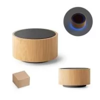 Caixa de som em bambu e abs. Possui transmissão sem fios bt v5.0 para se conectar ao seu dispositivo móvel. Tem bateria com potência de 3w e capacidade até 300 mah que permite autonomia aproximada de 2 horas. Fornecido em caixa presente de papel kraft.