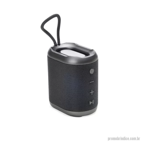 Caixa de som personalizada - Caixa de som multimídia. Material plástico resistente a água, e falantes com acabamento em tecido, possui um cordão de nylon acoplado para facilitar o transporte. A caixinha funciona nos modos Bluetooth, Radio FM, Cartão TF (Micro SD), Auxiliar e USB. Possui bateria de longa duração, com autonomia de aproximadamente 35 horas continuas de reprodução. É possível emparelhar 2 caixinhas do mesmo modelo e executar o som sincronizado em ambas. Acompanha cabo USB e cabo auxiliar P2  Altura :  10,5 cm  Largura :  9,6 cm