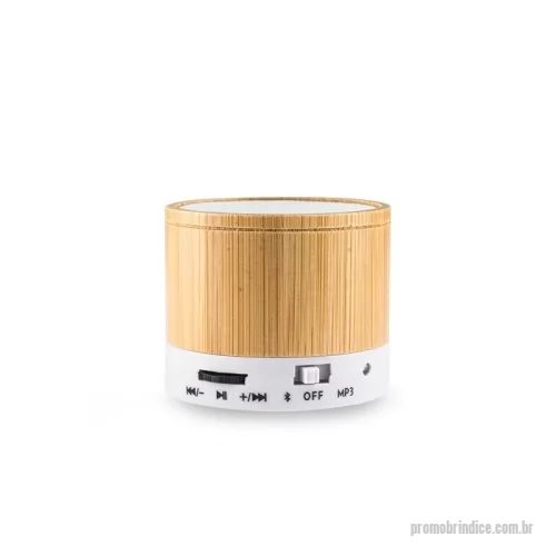 Caixa de som personalizada - Caixa de som multimídia feita em plástico e com acabamento em bambu, traz o alto-falante para parte superior e, na parte inferior lateral, um painel para ligar e desligar o aparelho, entradas para cartão TF (MicroSD) e Micro-USB, além dos botões de ativação da conexão via bluetooth, reprodução de arquivos em formato MP3 e rádio FM. Acompanha cabo Micro USB.
