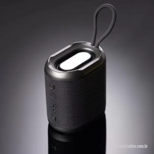 Caixa de som personalizada - Caixa de som Personalizada 04362 com sua logomarca. 20 anos ajudando a cotar Brindes Promocionais com várias empresas num único clique. Caixa de som multimídia resistente a respingos dágua feito em plástico com acabamento em tecido. Possui conexão via Bluetooth 5.0 e compatibilidade com a tecnologia TWS, que permite sincronizar duas caixas de som ao mesmo tempo. Conta ainda com modo de reprodução de arquivos MP3 a partir das entradas para cartão TF (microSD) e USB para pen drives. Acompanha cabo Micro-USB e cabo auxiliar P2.Caixa de som multimídia resistente a respingos dágua feito em plástico com acabamento em tecido. Possui conexão via Bluetooth 5.0 e compatibilidade com a tecnologia TWS, que permite sincronizar duas caixas de som ao mesmo tempo. Conta ainda com modo de reprodução de arquivos MP3 a partir das entradas para cartão TF (microSD) e USB para pen drives. Acompanha cabo Micro-USB e cabo auxiliar P2.Caixa de som Personalizada, 179196, Bets Brindes. Clique e Cote no Portal PromoBríndice!
