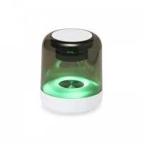Caixa de som multimídia com luzes led. Operante nos modos bluetooth, rádio FM e cartão TF (MicroSD). Acompanha cabo USB.