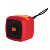 Caixa de som multimídia com conectividade TWS, luzes RGB e suporte para celular. Material plástico com base antiderrapante. Operante nos modos bluetooth, rádio FM, auxiliar P2, pen drive e cartão TF (MicroSD). A tecnologia TWS sincroniza duas caixas de som em uma só, aumentando a potência sonora. Acompanha cordão de nylon e cabo USB-V8.