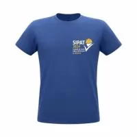 Camiseta unissex de corte regular em malha 100% algodão (170 g/m2) com fio 30/1 penteado. Com gola em ribana 1,5x1,5 com fita de reforço e com costura dupla nas mangas, barra de fundo e laterais. Tamos  P/M/G/GG